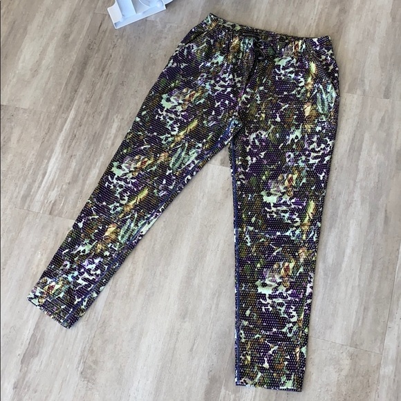 LIKE NEW Lululemon Jetset Joggers - Picture 2 of 8